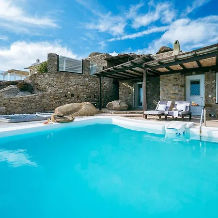 Villa Beyond Beachfront Super Paradise