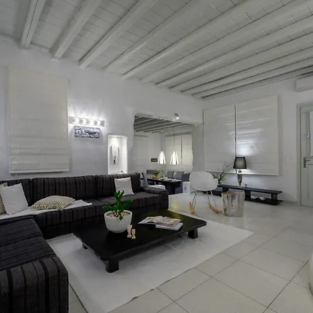 Villa Beyond Beachfront Super Paradise *